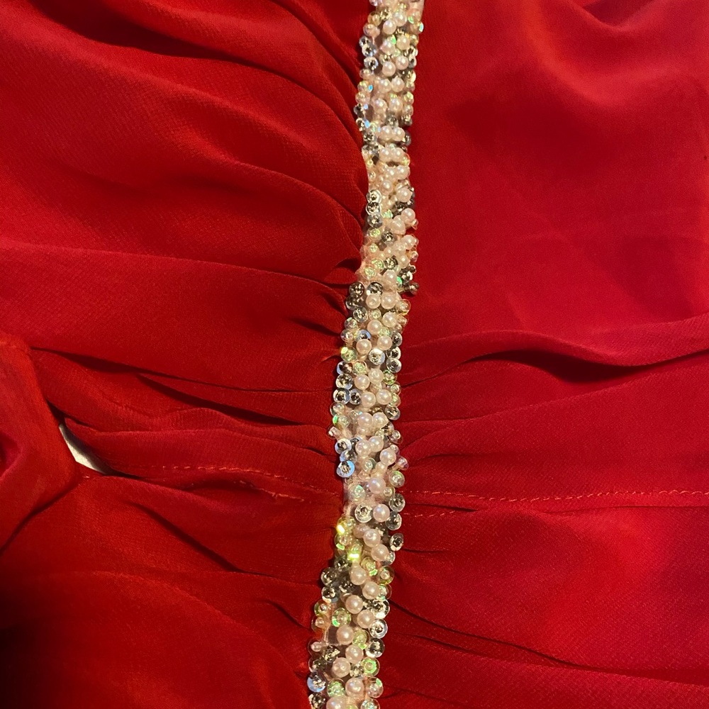 Red dress - Picture 6 of 7